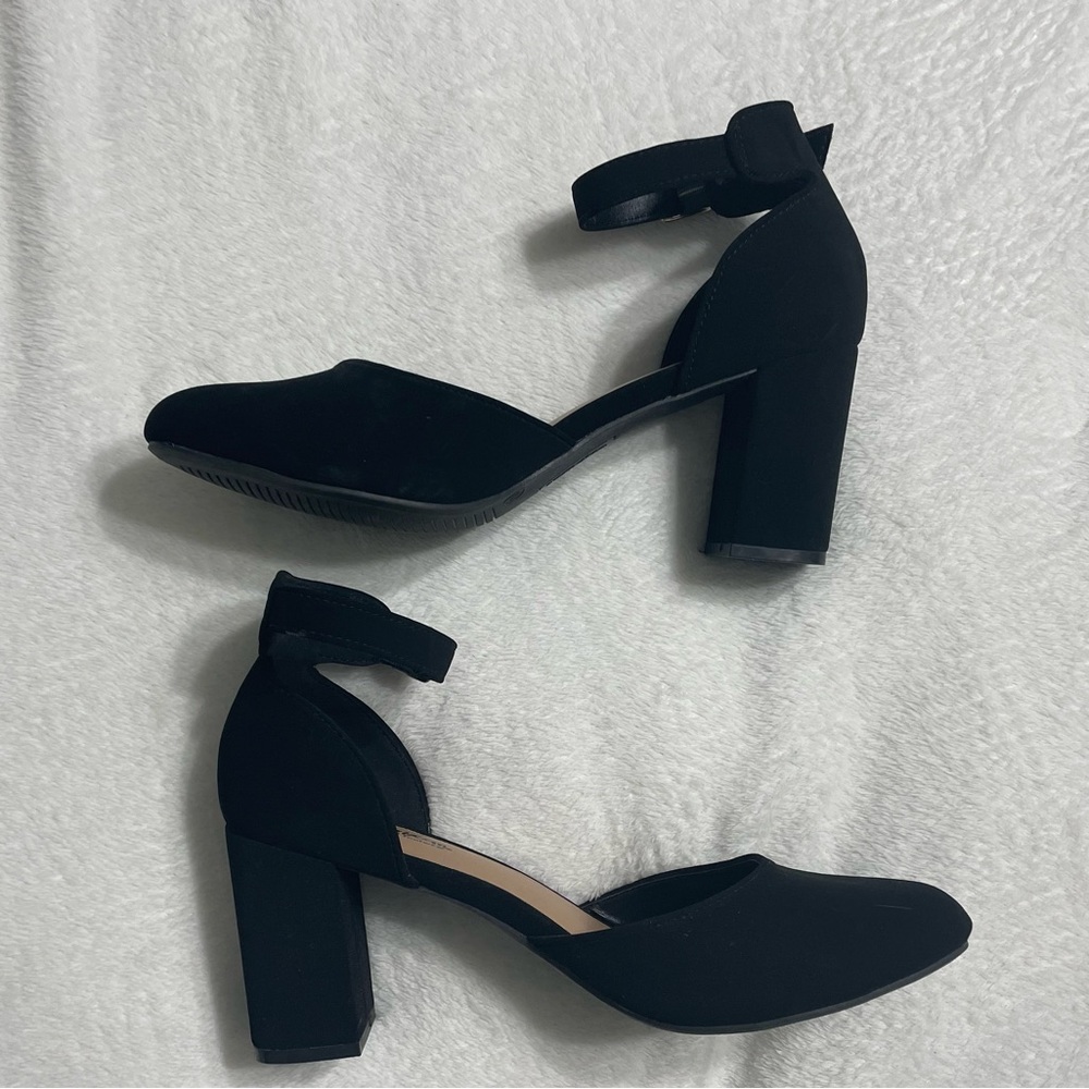Brand New Black Felt Strap Back Prom Heels size 10 women’s